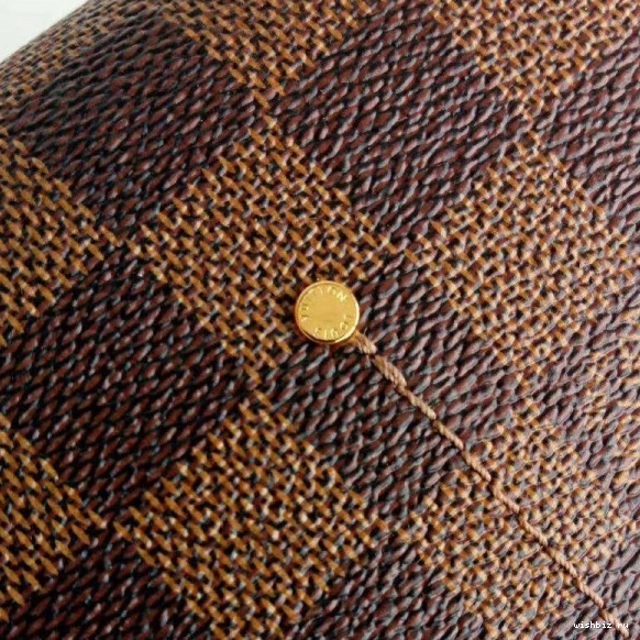 WIS MM Vuitton Louis Favorite 0725